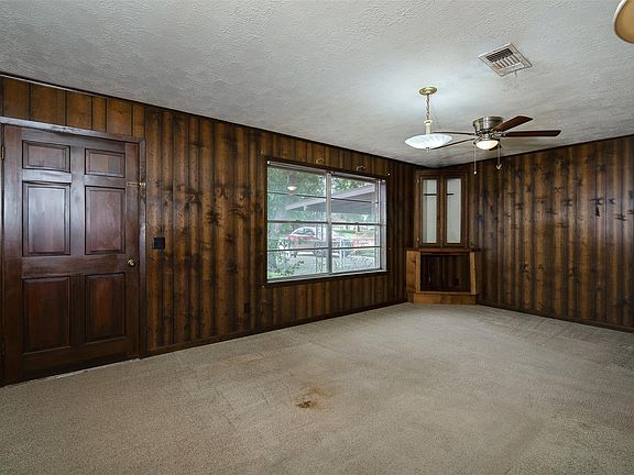 3rd image of 504 N Echols St