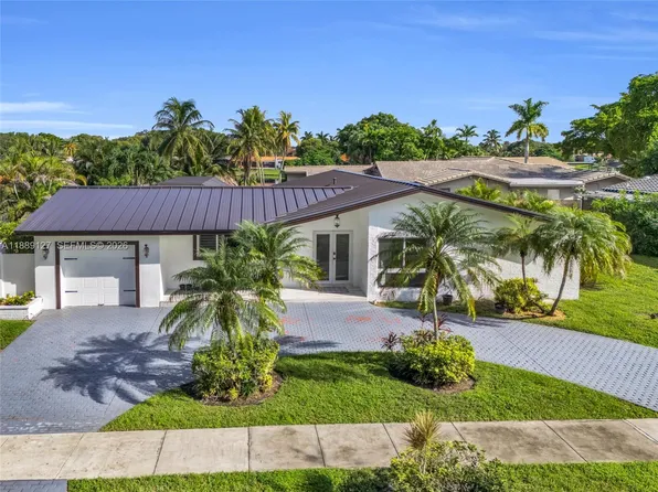 7211 Bamboo St, Miami Lakes, FL 33014