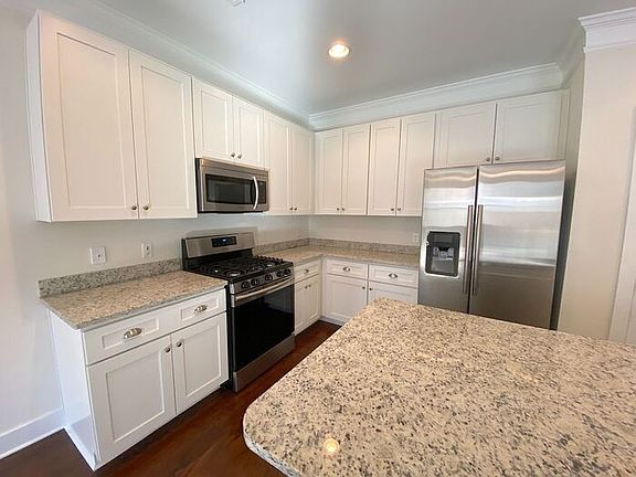 4th image of 4981 Chateau Ave