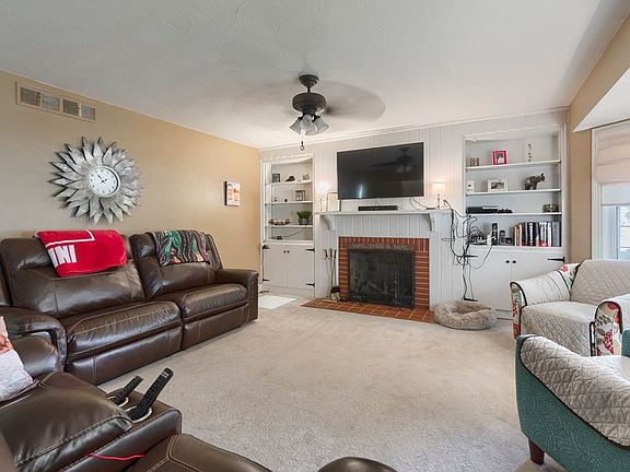 3rd image of 2717 Griffith Ave