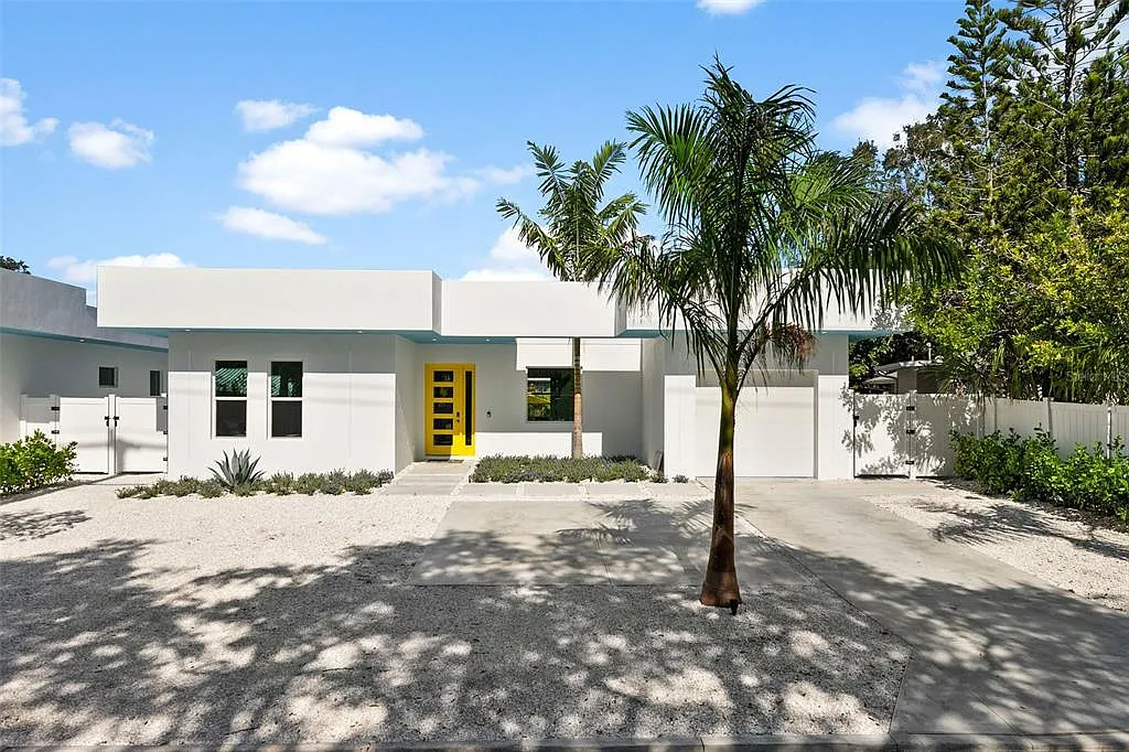 4 bed, 3.0 bath, 2300 sqft, $7,000 — Photo 1