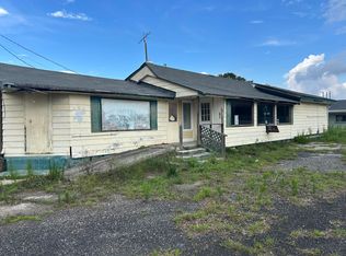 1054 Edgewater Rd, Pineville, SC 29468