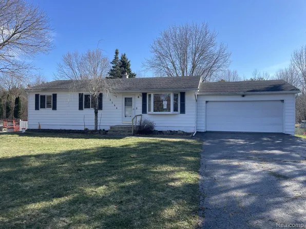 4166 Gregor St, Mount Morris, MI 48458