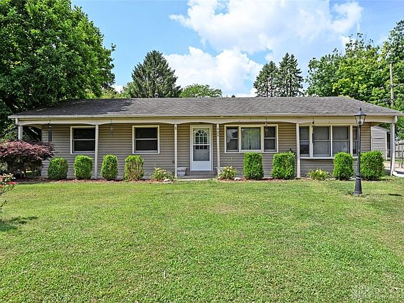2nd image of 405 Parsons Ct