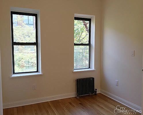 5th image of 407 W 52nd St APT 5R