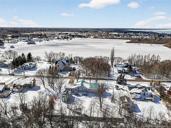 3rd image of 49 Beau Rivage