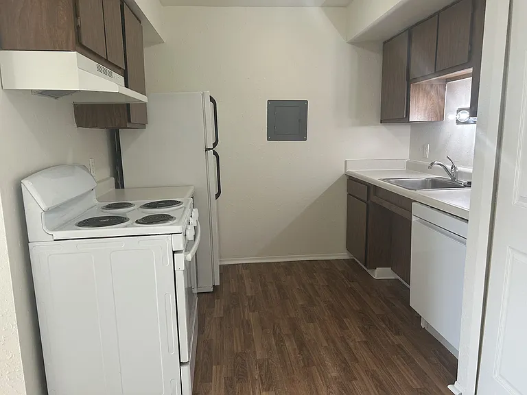Perry Place Apartments — Photo 45