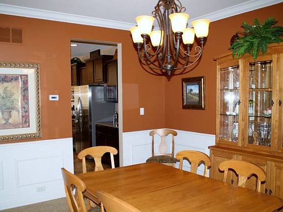 Dining Room w/ moulding