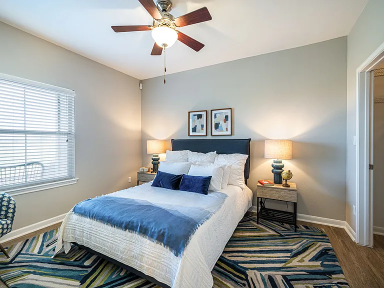 Baypoint Apartments — Photo 93