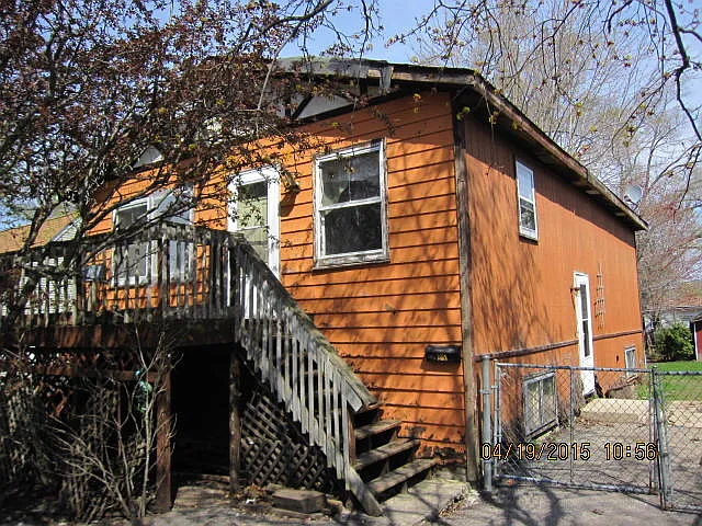 106 E Willow Dr photo 1
