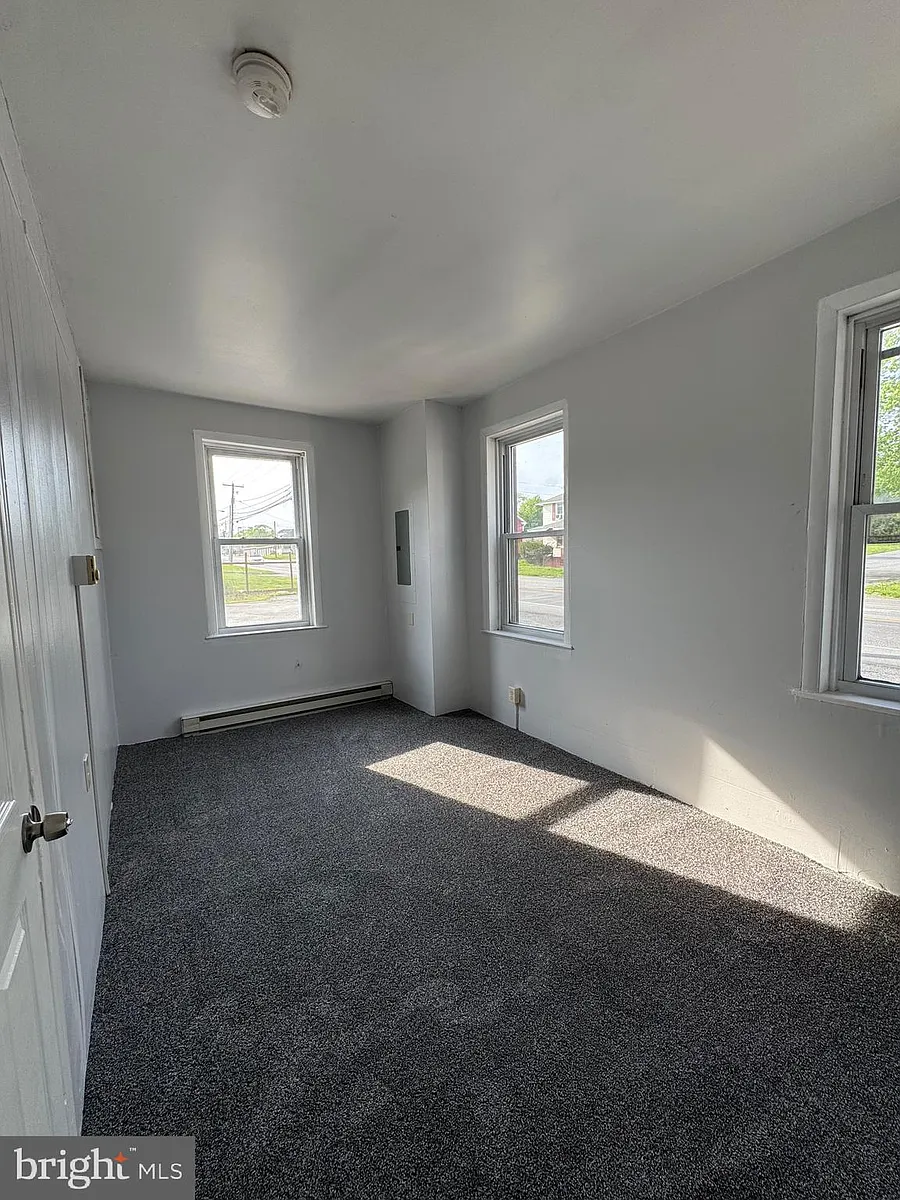 Building Photo - 3446 Lincoln Hwy E #1