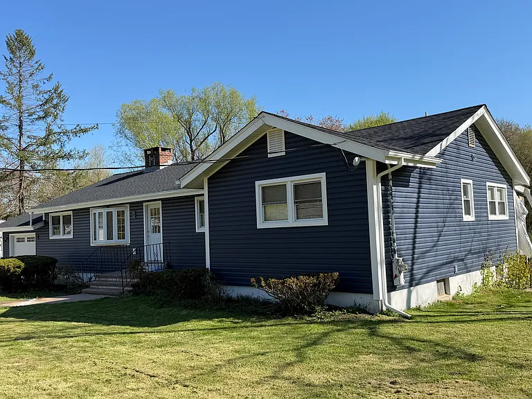 762 Woodin St — Photo 7