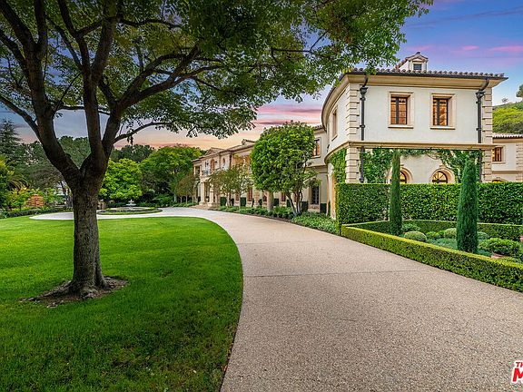 3rd image of 70 Beverly Park