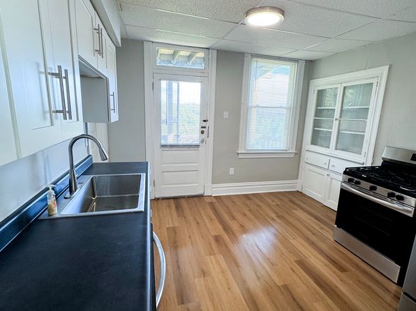 228 Deer Ln APT 3