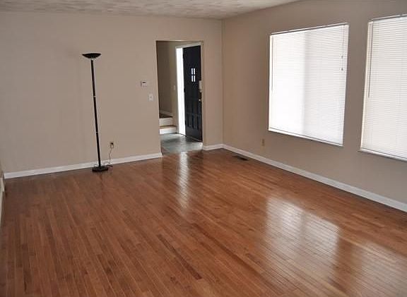 4th image of 3327 Brisbane Dr