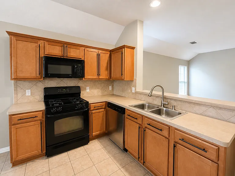 2119 Hawthorne Brk — Photo 5