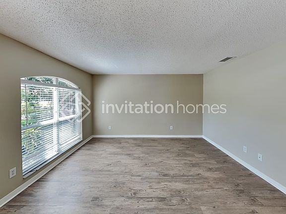 3rd image of 5425 Windbrush Dr