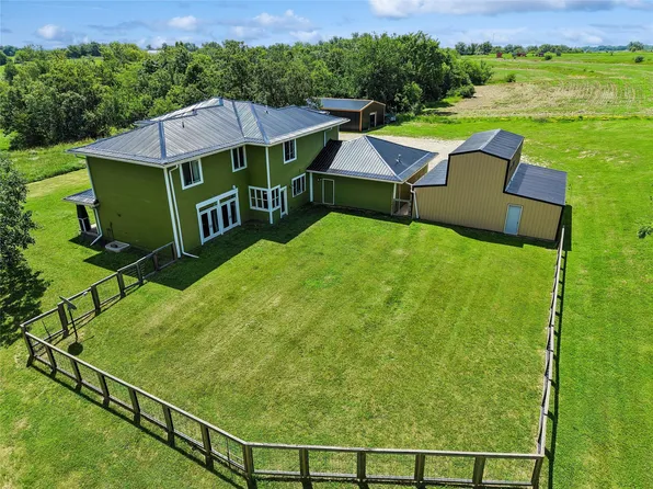 21276 190th Ave, Lacona, IA 50139