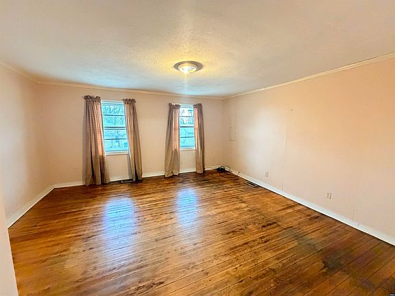 4th image of 429 Lake St #429