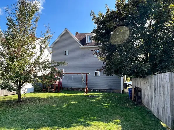 627 2nd Ave, Tarentum, PA 15084