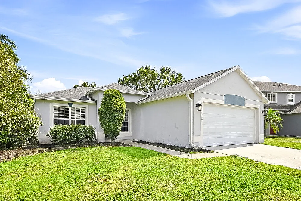 3 bed, 2.0 bath, 1264 sqft, $2,165 — Photo 3