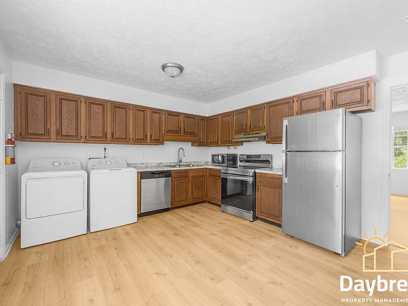5th image of 10913 Queen Ann Ct #C