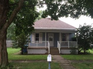 304 W Clarke St, Heyworth, IL