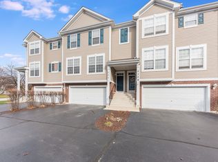 2331 Hudson Cir, Aurora, IL 60502