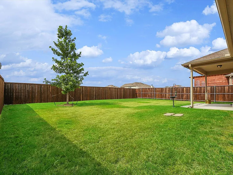 1633 Vernon Dr — Photo 19