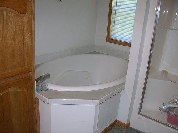 5th image of 29779 Newcastle Dr