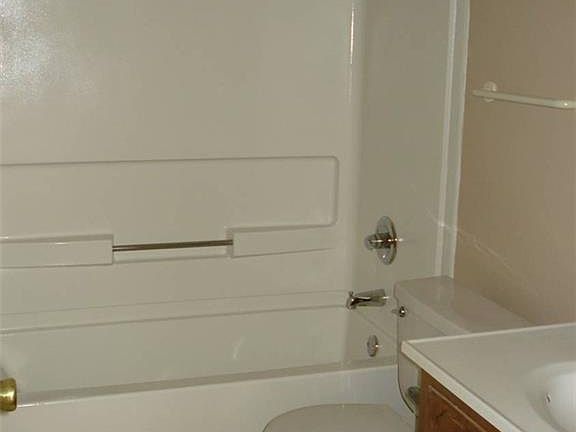 5th image of 307 Horseshoe Dr #B