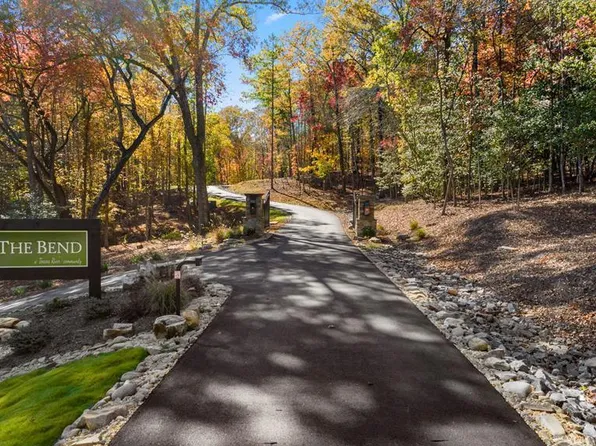 51 River Rock Ln, Blue Ridge, GA 30513