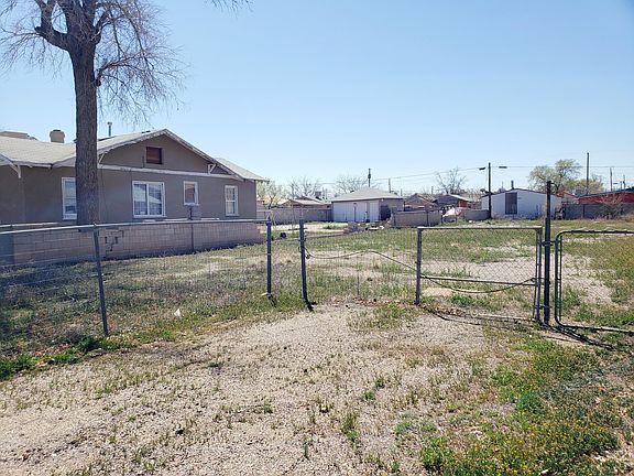 4th image of 752 Menaul Blvd NW