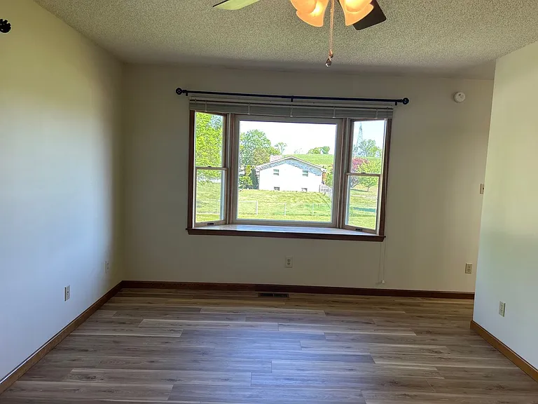 304 Old Stage Rd — Photo 11