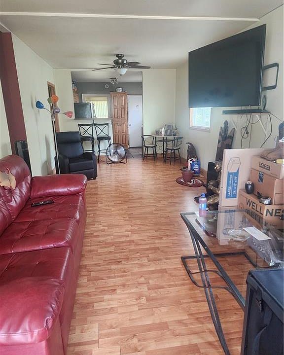 2nd image of 4139 Flora Ave
