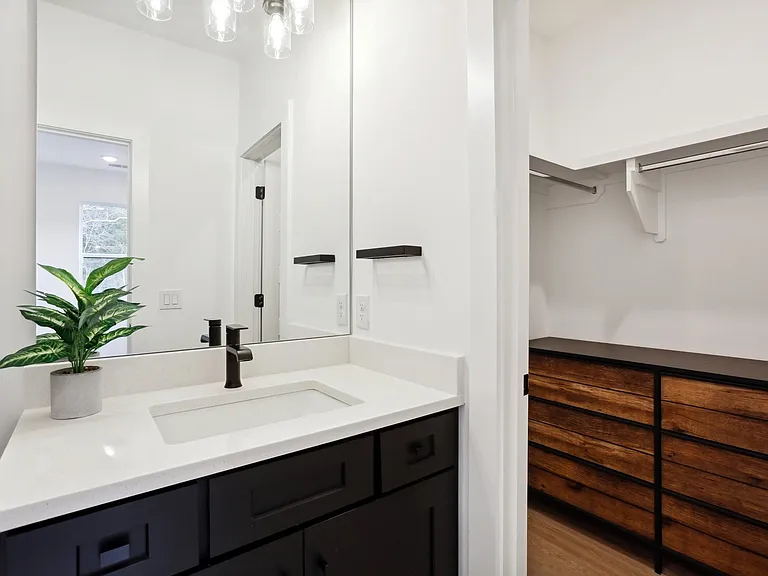 6100 Lookaway Cir — Photo 34