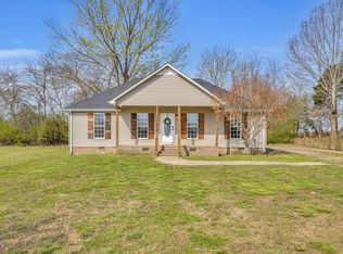 24 Riverton Dr, Fayetteville, TN 37334