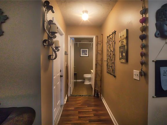 5th image of 2327 Lena Ln