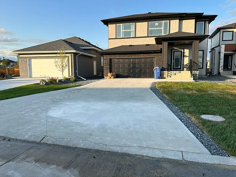 343 Yellow Moon Cres — Photo 20