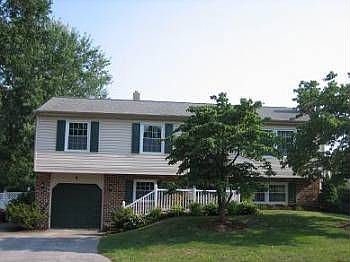 1st image of 4 Evergreen Dr