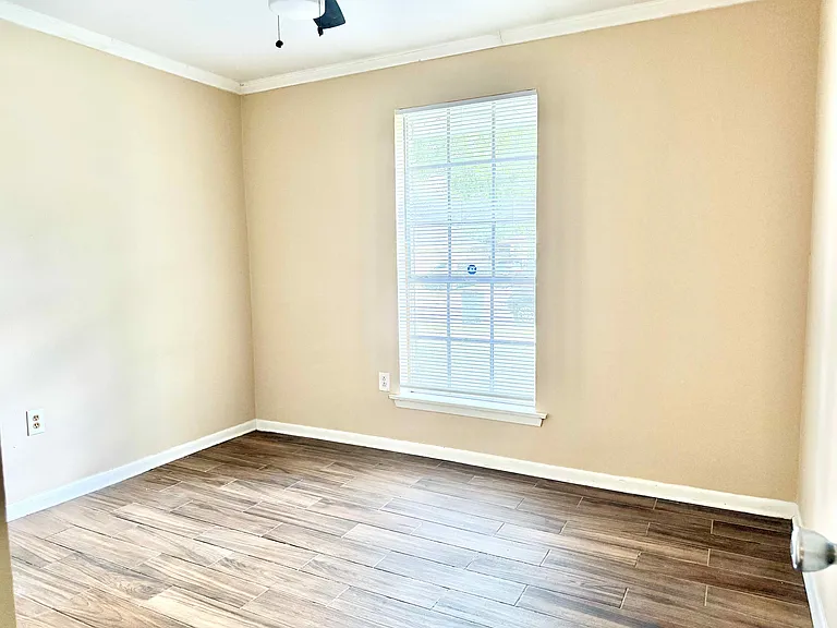 2056 Vickers Dr — Photo 7
