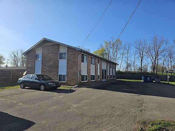 2nd image of 3385 Wallace Ct SW