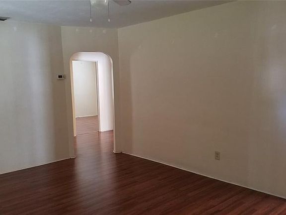 4th image of 1335 Augusta Ln S