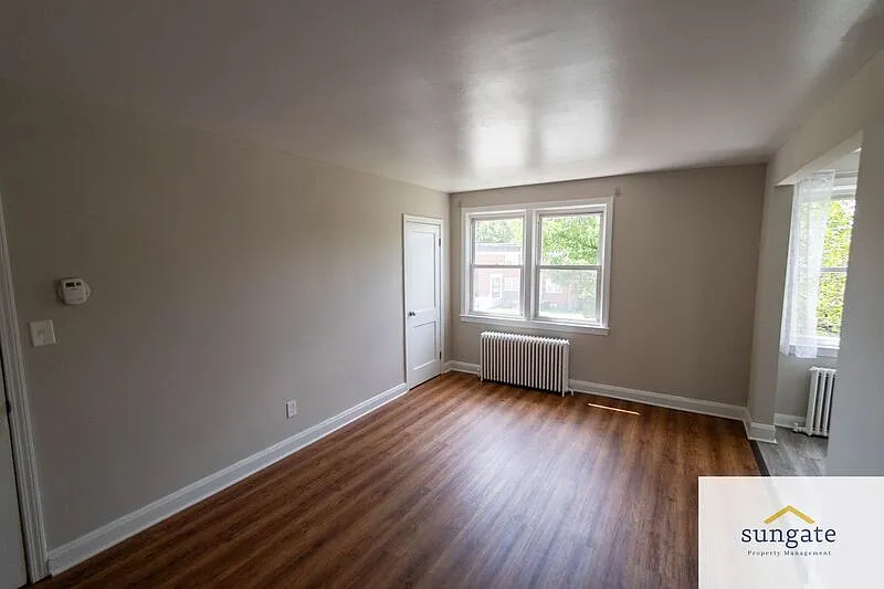 2 bed, 1.0 bath, 725 sqft, $1,195 — Photo 3