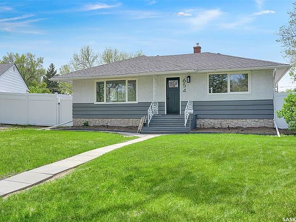 2nd image of 654 Aberdeen CRESCENT