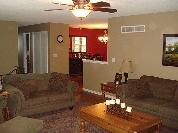 Living Room/Dining