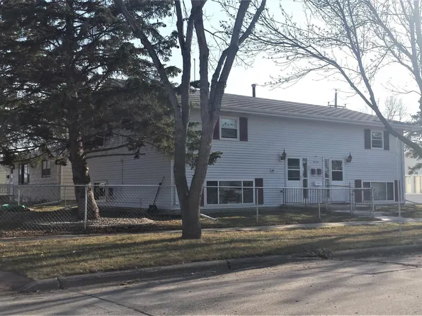 1622 16th Ave S, Fargo, ND 58103