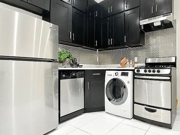 5th image of 209 W 109th St APT 5E