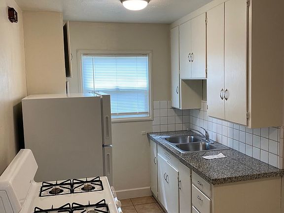 5th image of 1143 Oakdale St #1155