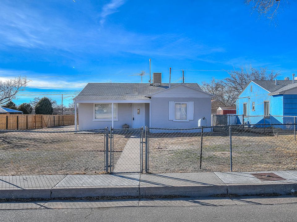 1st image of 1903 Palomas Dr NE